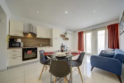 Image de Exclusive Holiday Flat steps to the Sliema Shops