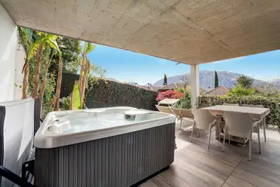 Image de Appartement 'Villa Alvarium 2' avec vue sur les montagnes, terrasse privée et Wi-Fi.