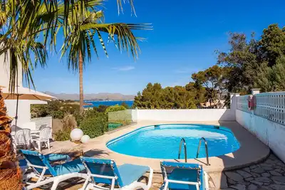 Image de Maison de vacances 'Villa Trevol' avec vue sur la mer, Wi-Fi et climatisation.