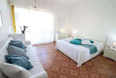 Maison de vacances 'Casa Aurora A Otranto' avec balcon et climatisation.
