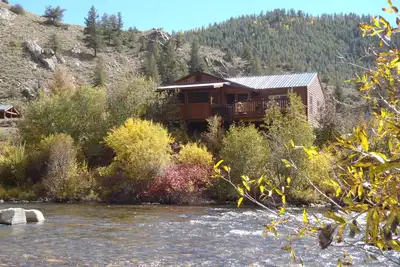 Image de Beautiful Four Bedroom Taylor River Cabin with Private Hot Tub