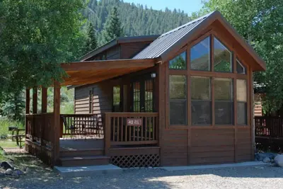 Image de Cozy \"Tiny Home\" style Cabin Perfect for Couples and Families