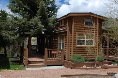 Image de Modern \"Tiny Home\" Style Cabin on Taylor River with Private Fishing Access