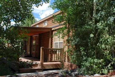 Image de Modern \"Tiny Home\" Style Cabin on Taylor River with Private Fishing Access