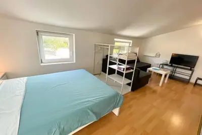 Image de Modern cozy studio in a sunny seaside town