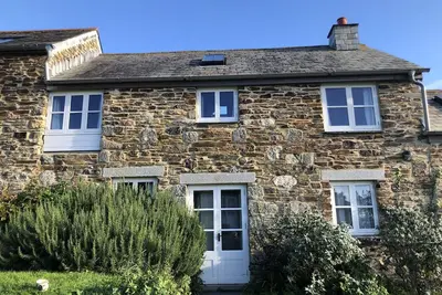 Image de Beautiful hand crafted cottage 5 minutes from sandy beach and rugged coastline!