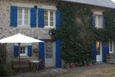 Image de Appartement neuf dans une maison de campagne avec terrasse et jardin