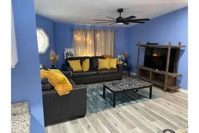 Image de New renovation located between N. O & B. R.