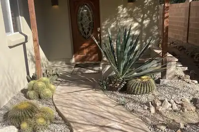 Image de Centrally located, cozy home in the heart of Tucson, pet friendly, private quiet