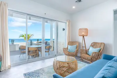 Image de Stunning Ocean Views with a large patio to chill on