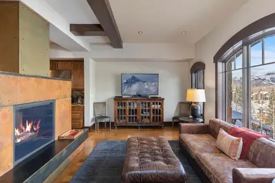 Image de Elkstone: Hot tub, fireplace, views Oh My!