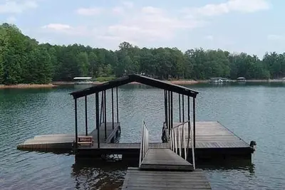 Image de What a family lake house should be! Natural Beauty w/ space for each to enjoy! ! !