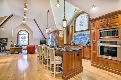 Image de Historic Guest House on Castle Kimble Estate!