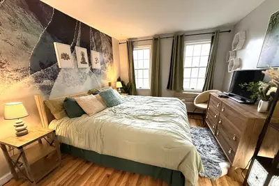 Image de Jiminy Peak Relaxation Suite - Sleeps 4 Ski On/Off Mountain - New and Updated