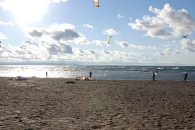 Image de Wasaga Beach walk to main end Free Parking Free Wifi