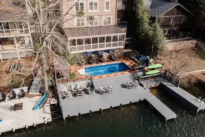 Image de Lakefront -Heated Pool -Ev Charger -Dock -Fire Pit -Kayaks -Game Room
