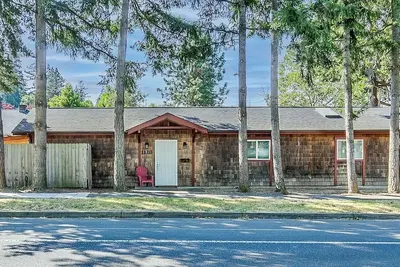 Image de Stay Close to U of O & Hayward Field