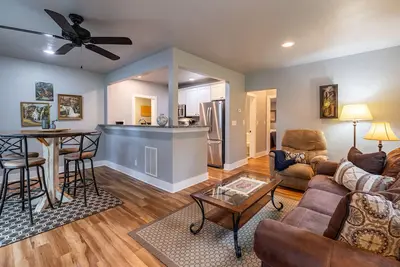 Image de 11th Street Cottage- Private deck  just blocks from downtown Cody, Wy