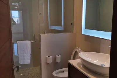 Image de Stylish family-size condo at resort