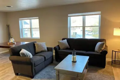 Image de Above the Mat- Downtown Apartment