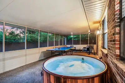 Image de Evergreen - Hot Tub | Outdoor Cinema | Near Unt