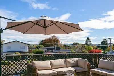 Image de 5 Minutes Walk to Lake & Drive to Town