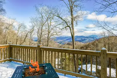 Image de Elevated mountain-view cabin with private hot tub, 2 decks, firepit, & grill