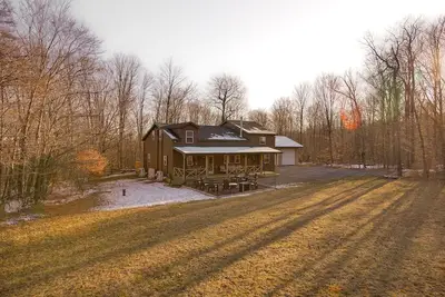 Image de Fallbrook Retreat | Hot Tub, Fire Pit + Swings!