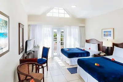 Image de Santa Lucia Getaway! 4 Exquisite Units w/ Ocean view! Free Parking, Outdoor Pool