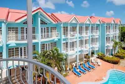 Image de Memorable Getaway w/ Family! 4 Large Units for 16! Outdoor Pool, Free Parking!