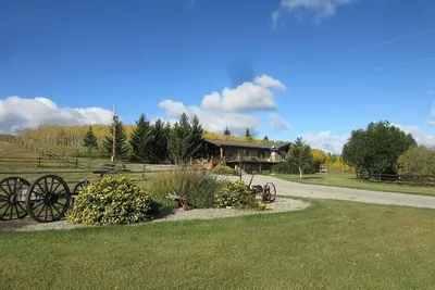 Image de Rustic Ranch House—Livingstone Lodge