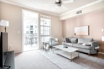 Gorgeous Milpitas 1br w/ Gym, Pool & W/D, nr Highways, by Blueground