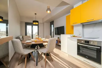 Image de Strefi Hill Suite 402 · Strefi Hill Suite 402