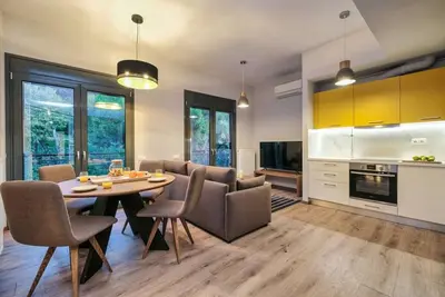 Image de Strefi Hill Suite 303 · Strefi Hill Suite 303