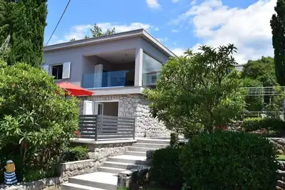 Image de Apartment in the house with garden in peaceful neighborhood 5 minutes from beach