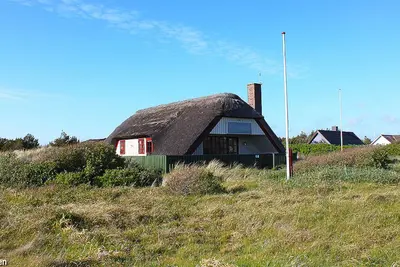 Beautiful thatched house on a great natural plot