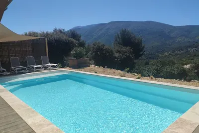 Image de Confort et vue exceptionnelle sur le Mont Ventoux (8 couchages)