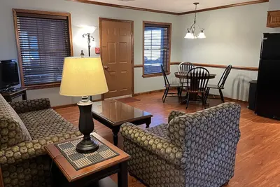 Image de Redwood Inn & Suites - Apartment A - impeccably clean motel between Cdp & Asv