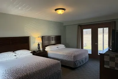 Image de Redwood Inn & Suites Room #1 - handicap accessible, between Cdp & Asv