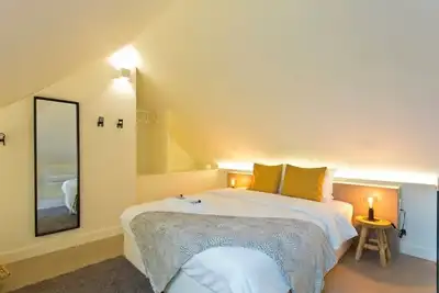 Image de Stylish Downtown Loft by Unique Hosts