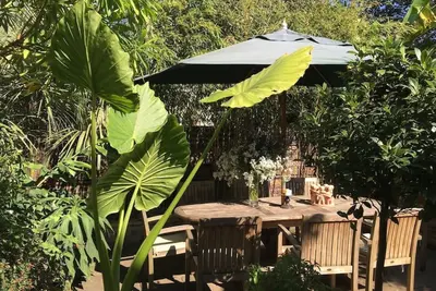 Image de Garden Apartment  in a Georgian Town House in London