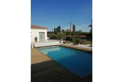 Image de Uzes (8km), adorable guest house avec piscine.