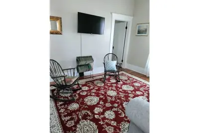 Image de Historical 3 bedroom home, great location!