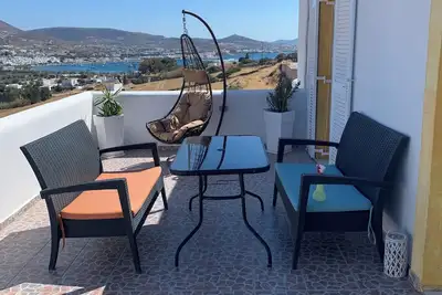 Image de Penthouse studio overlooking Paroikia Bay!