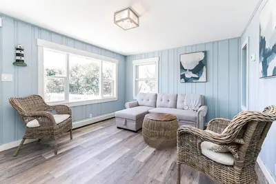 Image de Escape to Onset - Updated cottage close to beaches and boating