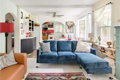 Image de Winter Holiday Specials at Welcoming Lake Michigan Cottage