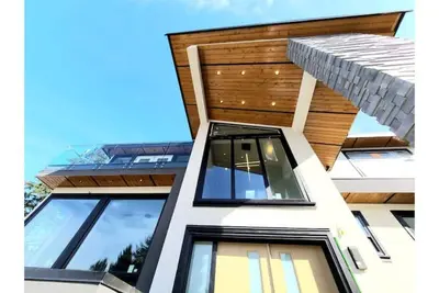 Image de Modern, contemporary 2 Bedrooms, private suite