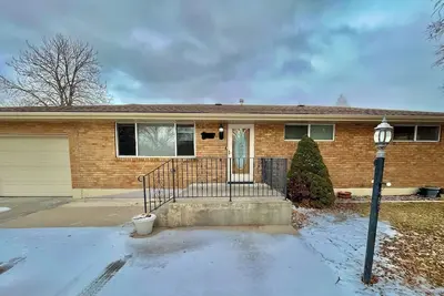 Image de Newly Renovated Home w Garage, Near Old Town