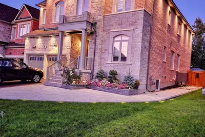 Image de Adorable 2 bedrooms, 2 washrooms, 2 parking spots apartment