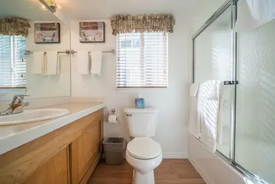 Image de Strawhouse Resorts on the Beautiful Trinity River